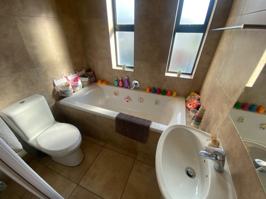 To Let 3 Bedroom Property for Rent in Brackenfell Central Western Cape